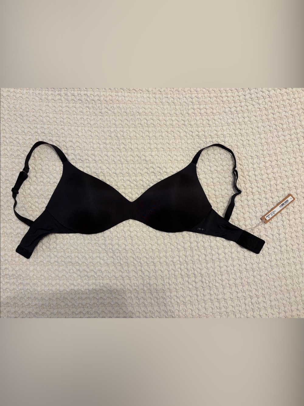 Skims Wireless Form Push Up Plunge Bra in Onyx